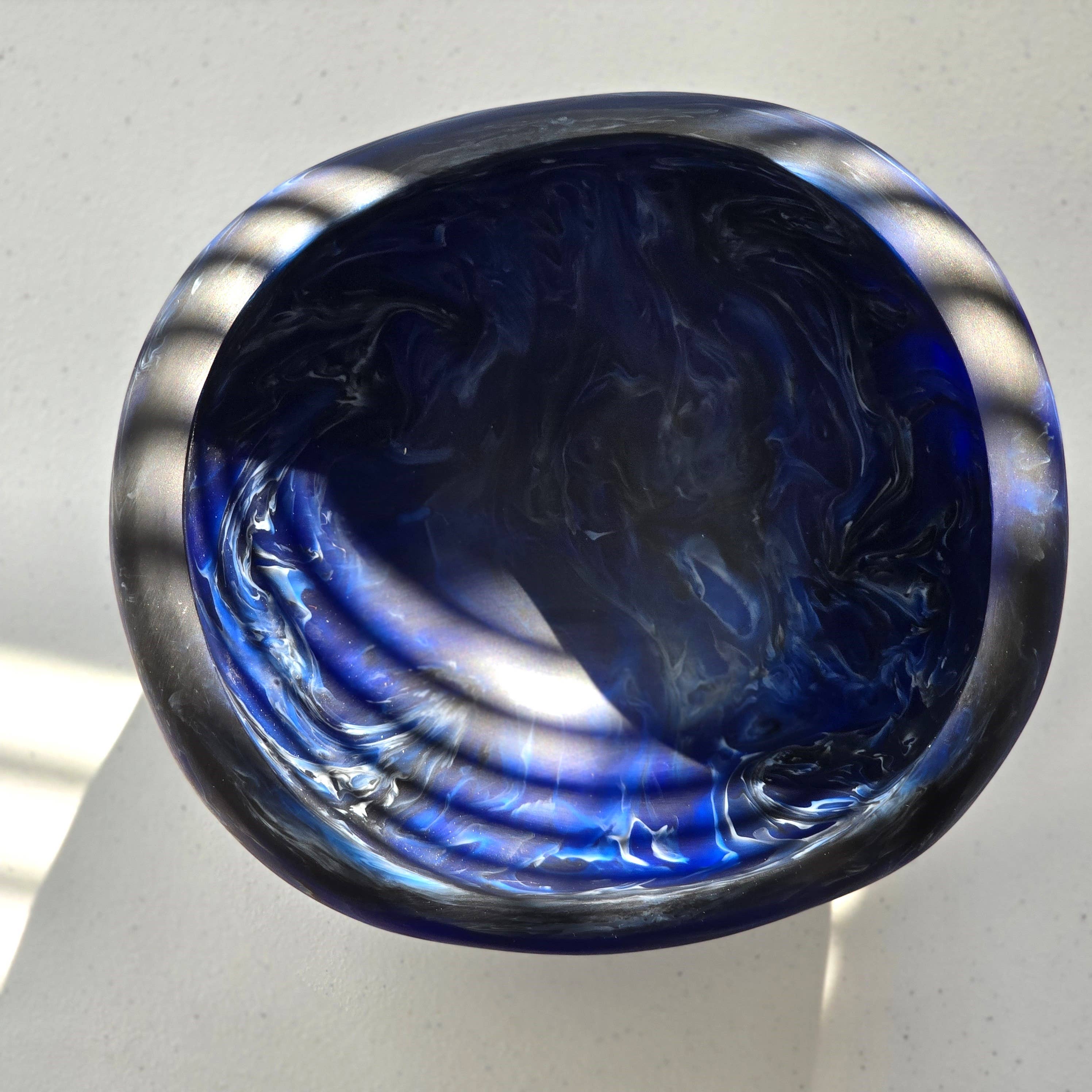 Gibb & Daan - Wholesale Serve Bowl - Organic Shape Resin Bowl - Entryway Catchall - Small Size 13