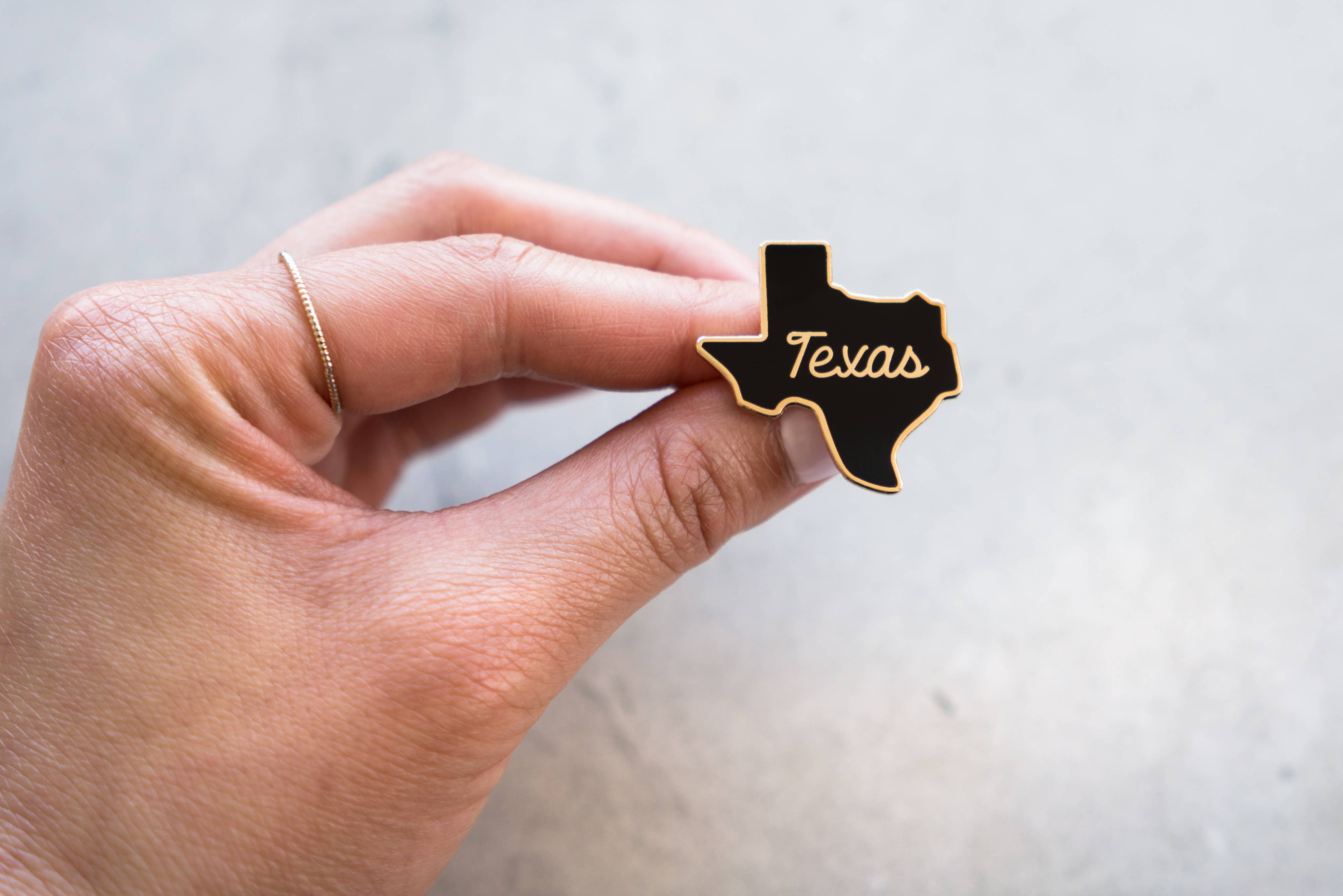 Everyday Olive - Wholesale Lapel Pin/Button - Texas Pin1