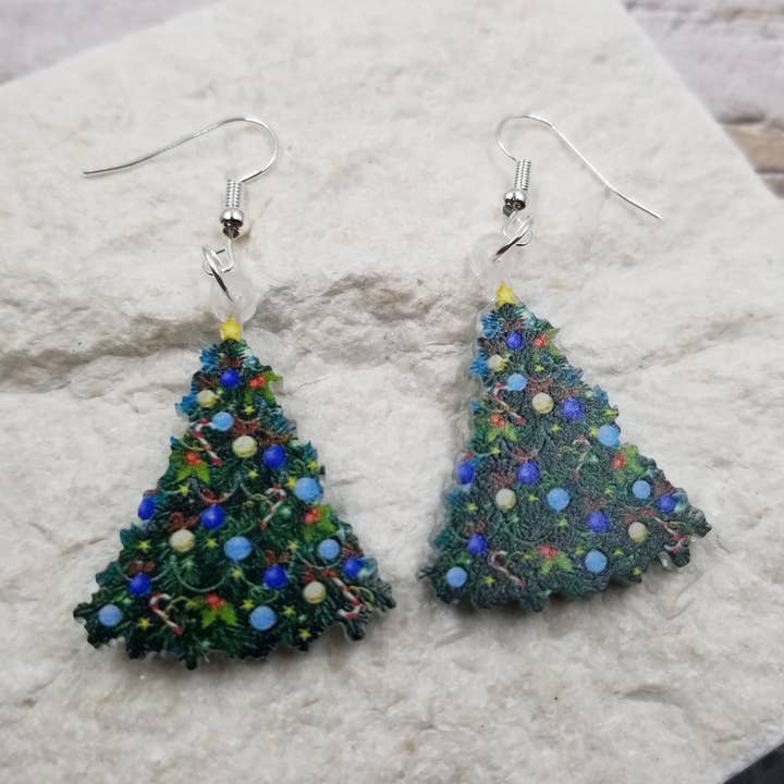 Smukt dekoreret juletræ øreringe for engroshandel hos Treasure Wholesale