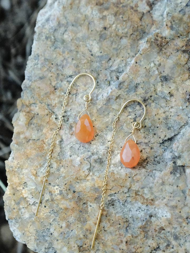 Ædelstens Trådøreringe - Karneol for engroshandel hos Fout Jewelry Design