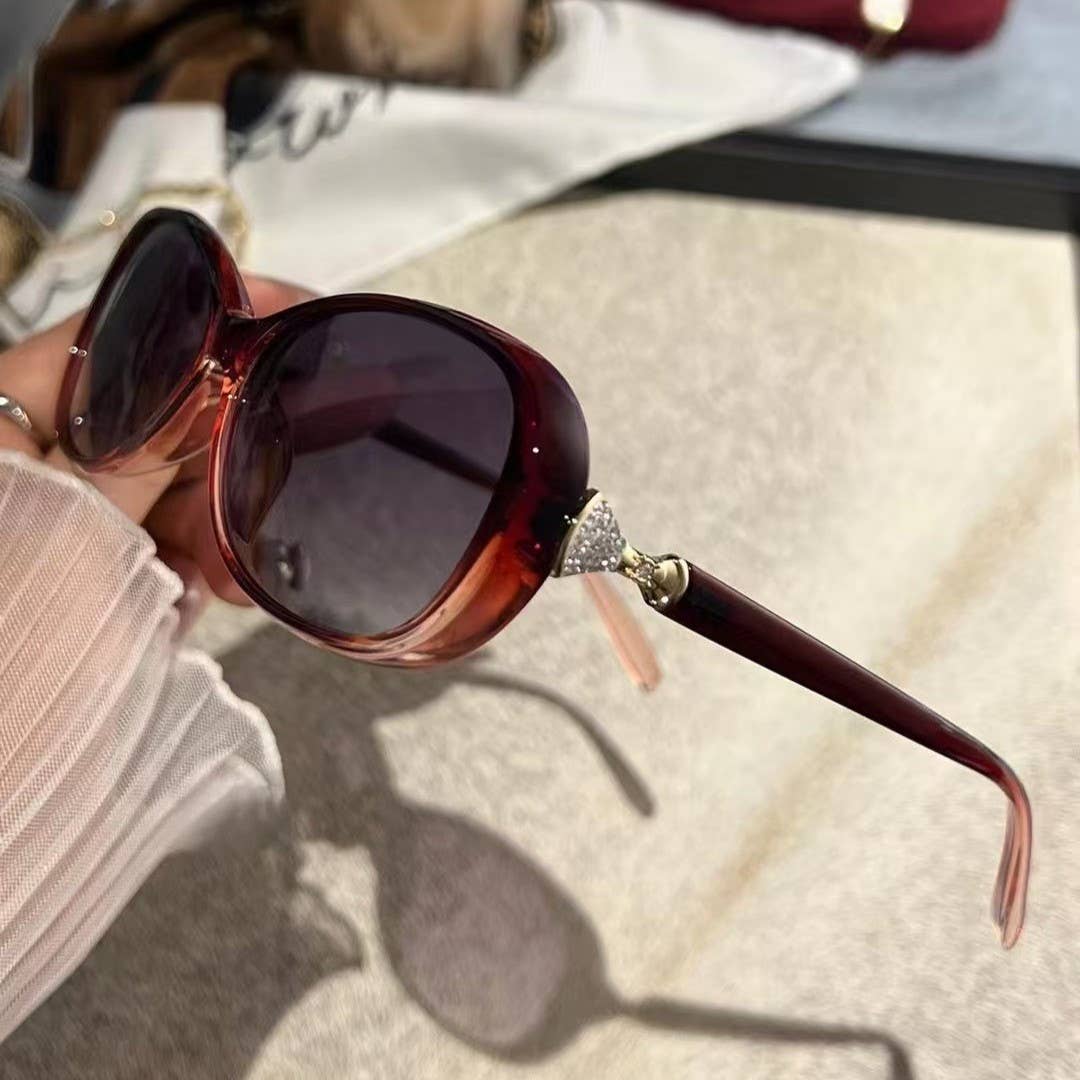 PEACH ACCESSORIES - Wholesale Sunglasses - Women's - Modern Sparkle Glam Sunglasses 75201