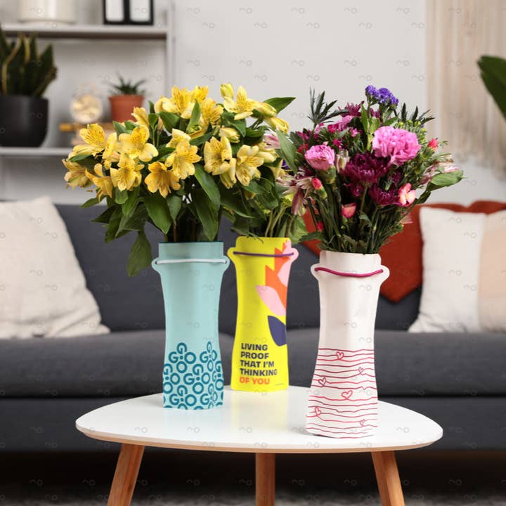 GOGO Flower - Wholesale Vase - GOGO Flower Pouch/Vase (with water and flower food)2