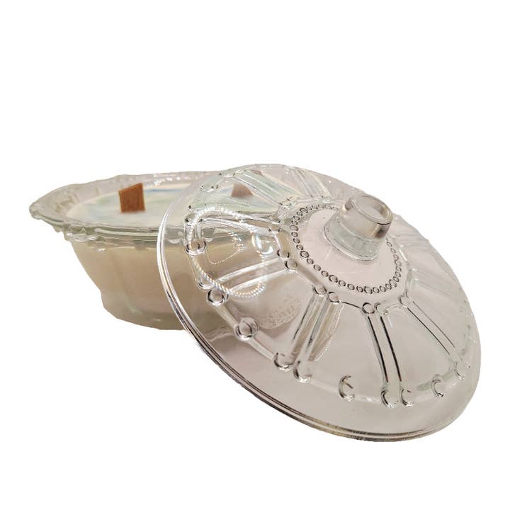 Vela en plato con tapa de 16 oz KIG Indonesia Vintage para venta al por mayor de Beloved Bijou Adornments and Apothecary