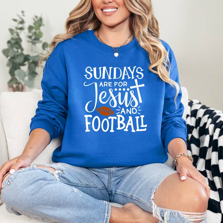 Zondagen zijn voor Jezus en voetbal sweatshirt, voetbal voor wholesale door Tee Story