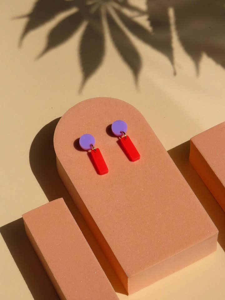 Mini Sticks Statement oorbellen - lila vuurrood voor wholesale door Niemalsmehrohne