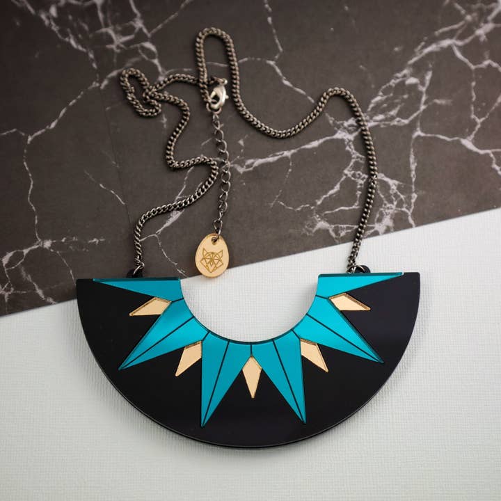 Collier Julia pour la vente par Foxx & Ginger Jewellery