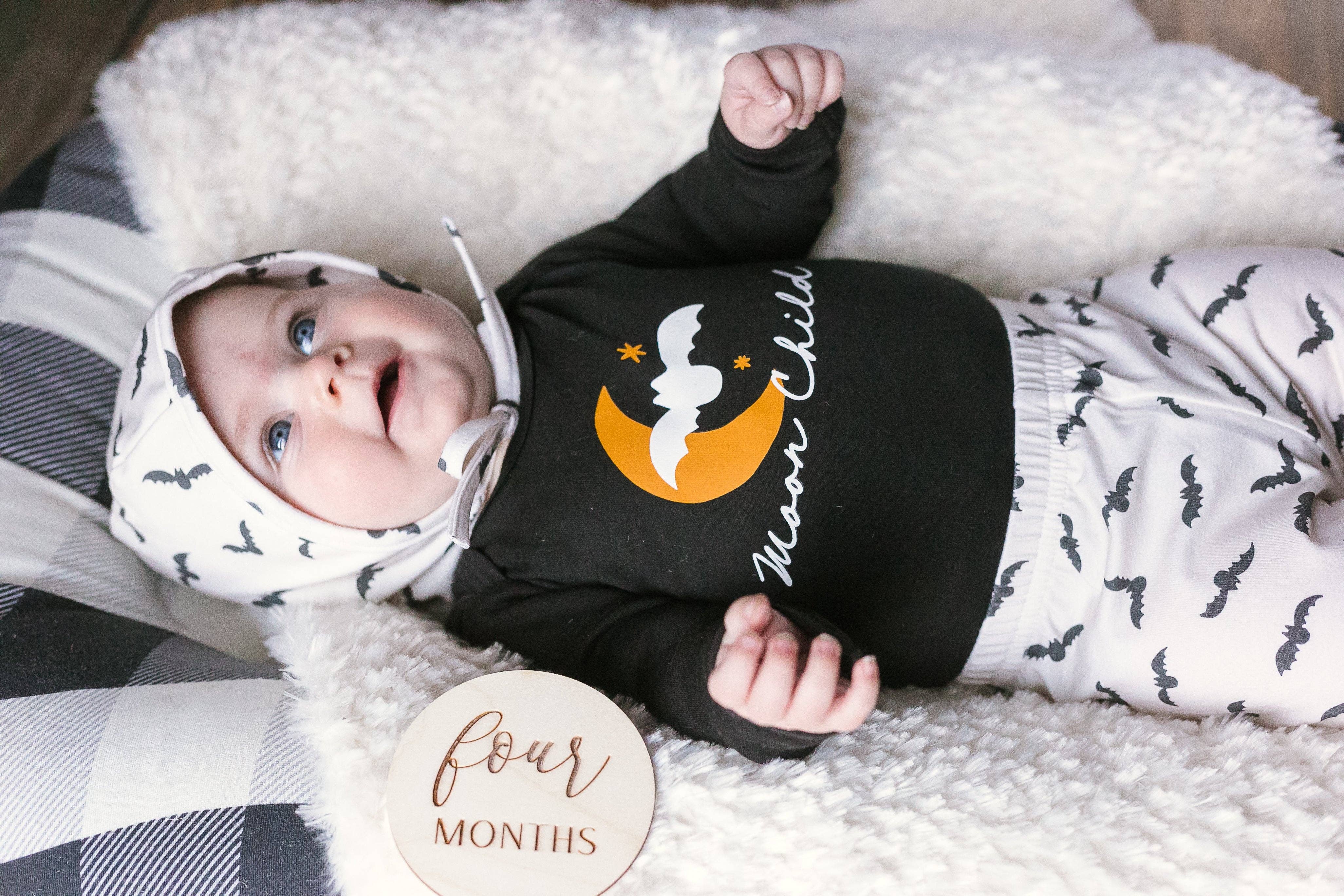 Cuddle Sleep Dream – Bodysuit - Bebé por atacado – Moon Child | Body preto de manga comprida Halloween1