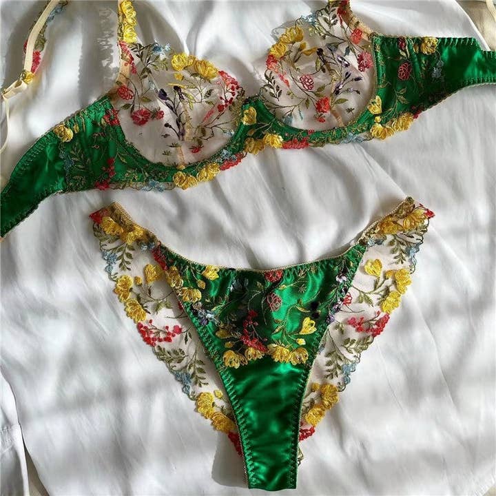 FurDecoration - Vendita all'ingrosso Completino intimo - Donna - Set Reggiseno e Mutandine con Stampa Floreale e Ferretto