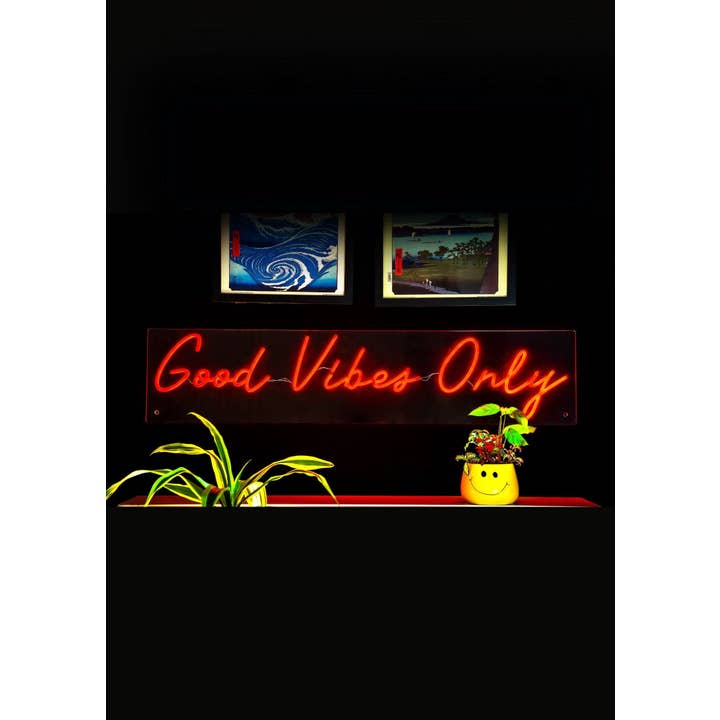 Röd Good Vibes Only LED Neonskylt för wholesale av Amber Bright Creations