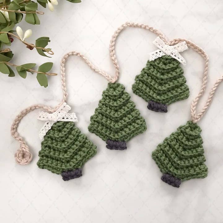 TOMOPOD LLC – wholesale Bunting/garland – Crochet Pine Tree Garland, Christmas Bunting, Mantle Garland