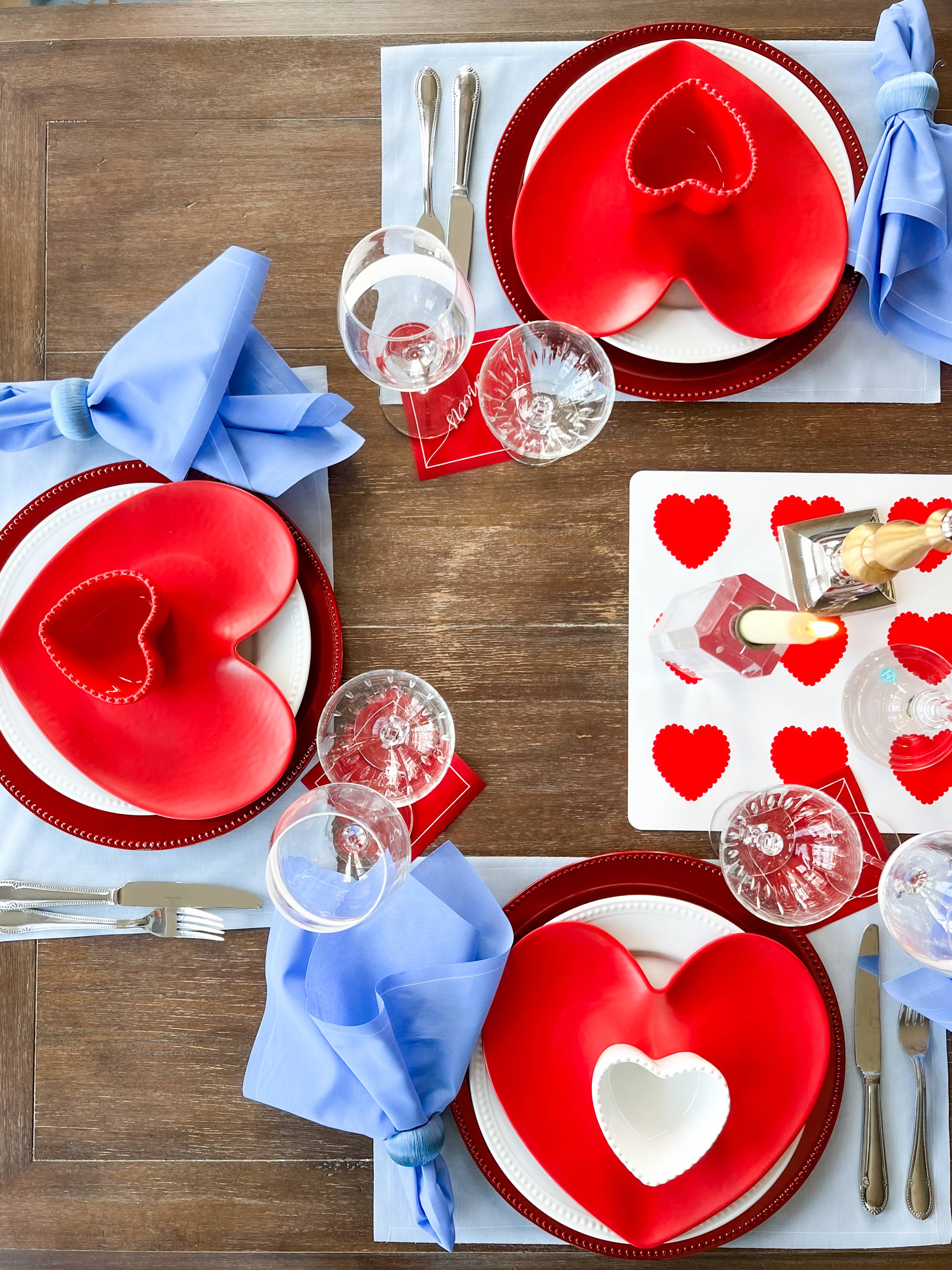 Toasting With Tara - Wholesale Wegwerpservet - Katoenen Cocktailservet Rol: The Red Carpet - Wit "Cheers"12