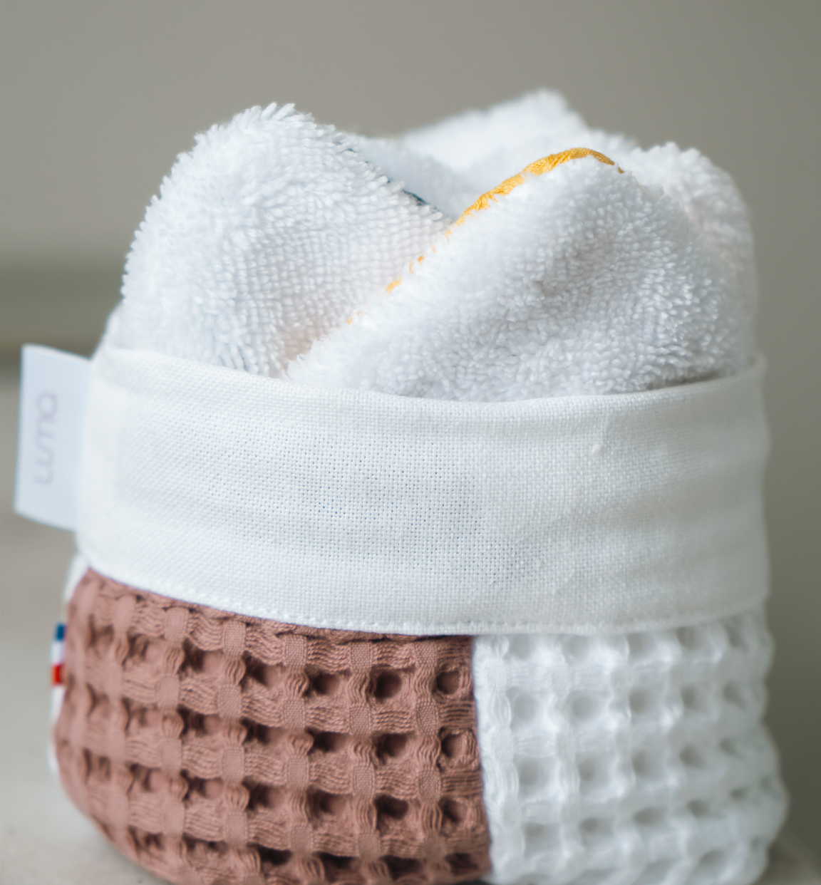 Lumä - Wholesale Makeup Remover - Washable makeup remover pads + basket2