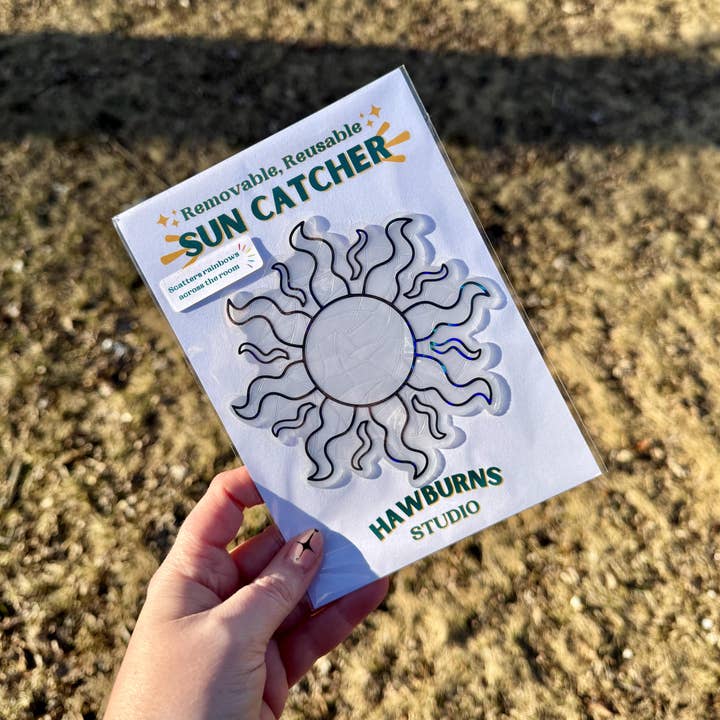 Attrape-soleil holographique adhésif pour fenêtre créateur d'arc-en-ciel pour la vente par Hawburns Studio