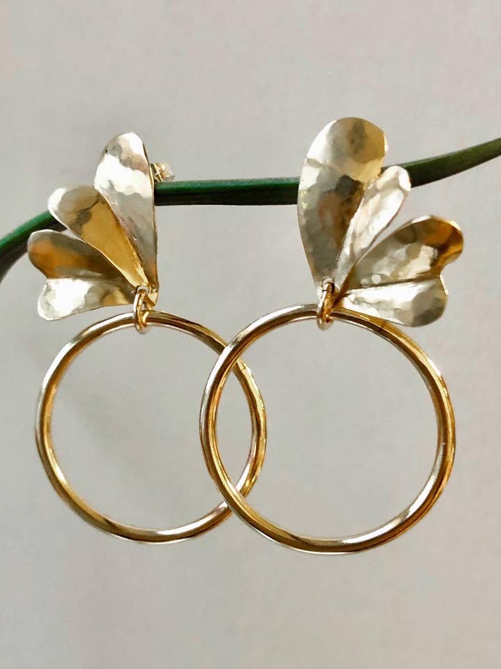 Créoles Flutterby pour la vente par Zelik