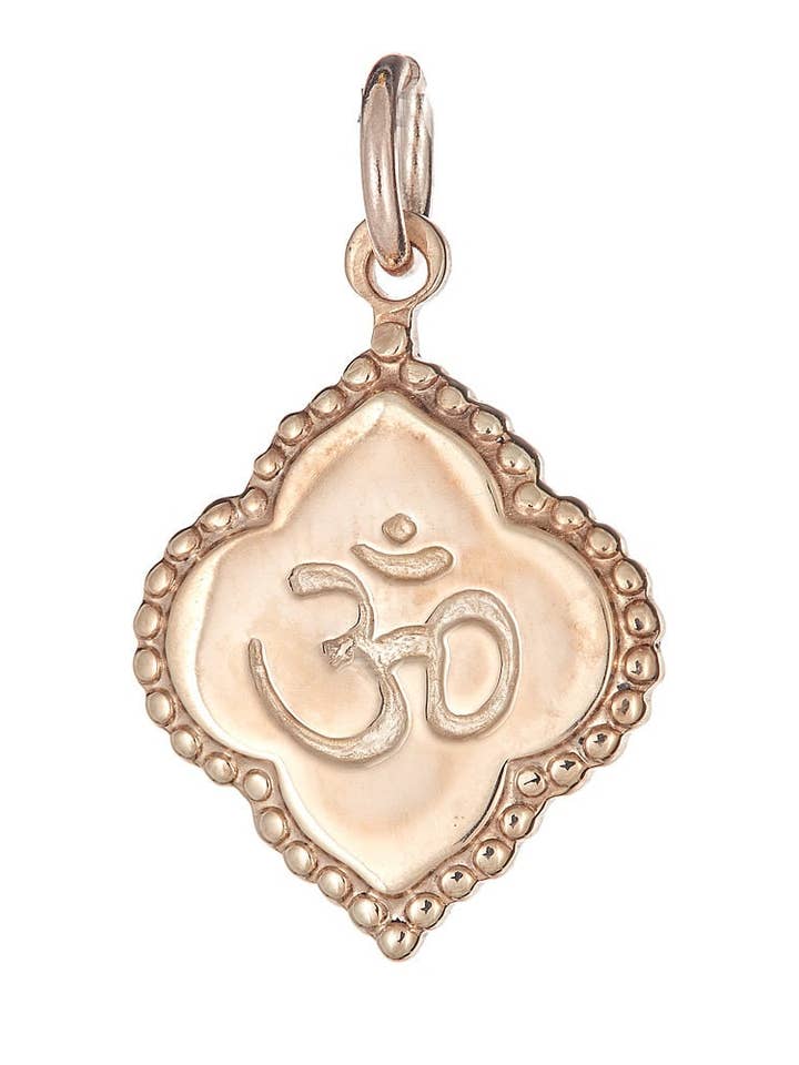 Collana con pendente OM per la vendita all'ingrosso da parte di Azamel