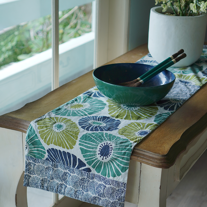 Balizen Direct from Bali – wholesale Table runner – Table Runner 59" | Green & Blue0