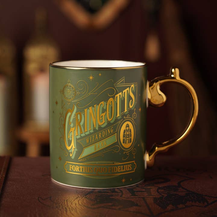 Mug de collection Warner Bros Harry Potter Alumni - Gringotts pour la vente par WIDDOP and Co.