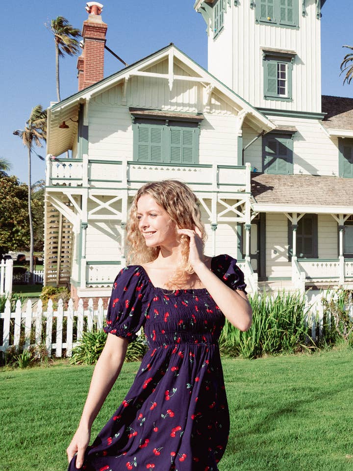 Elloh Collection - Wholesale Dress - Women's - Puff Sleeve Square Neck Cherry Print Dress with Pockets2