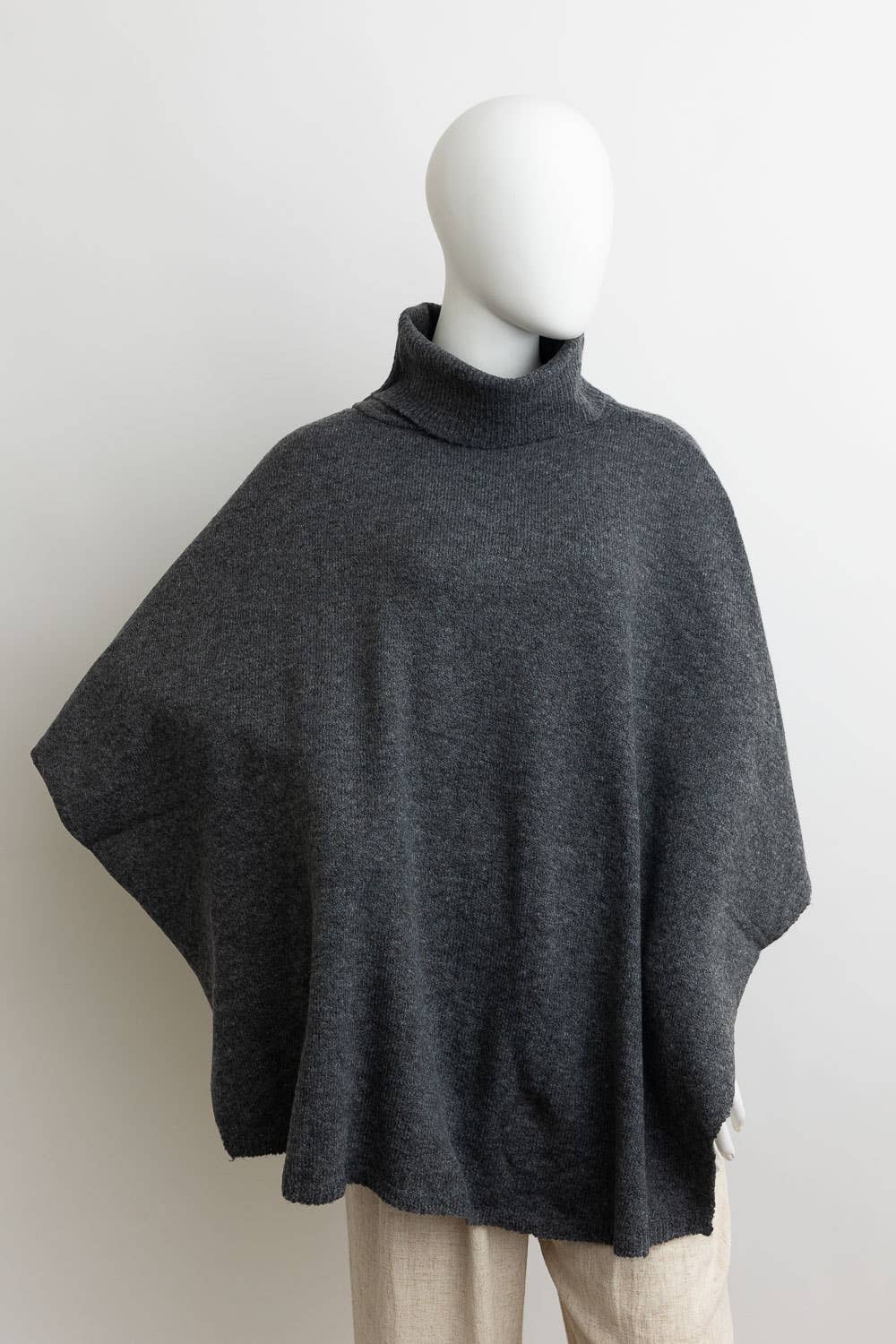 Leto Accessories – Poncho - Mulher por atacado – Favorito Outono 2025 - Poncho de Gola Alta Ecológico 🐢14