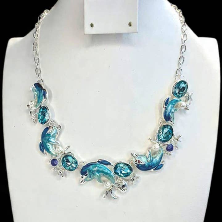 Collier Vie Marine Dauphin pour la vente par Gypsea Beach Club