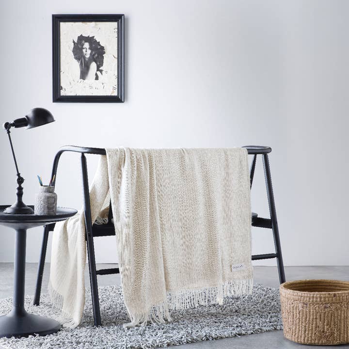 Guy Laroche - Wholesale Throw Blanket - LIMOGES plaid blanket1