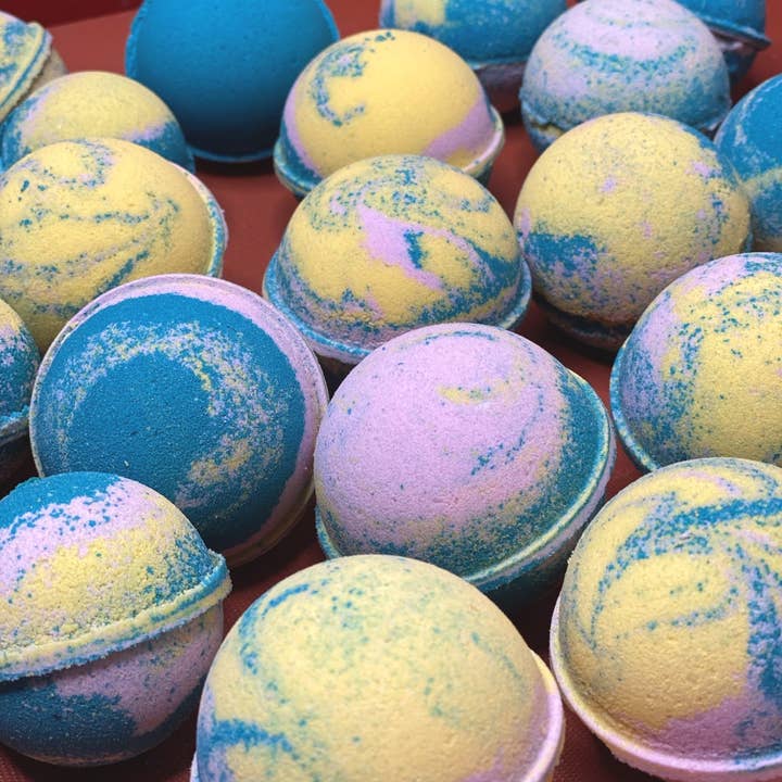 JM Botanicals - Handcrafted Skin Care - Wholesale Bath bomb/fizz - Kaleidoscope Dream - Detoxifying Bath Bomb1