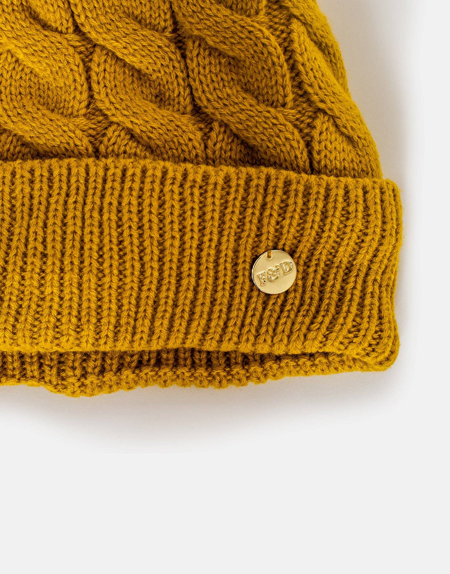 Frankie and Dottie's – Großhandel Beanie – Damen – Gestrickte Bommelmütze3