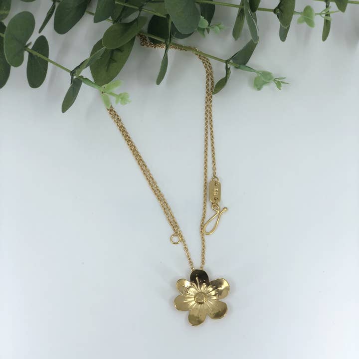 Collar colgante flor Dogwood - Vermeil oro grande para venta al por mayor de Silverbrook Studios
