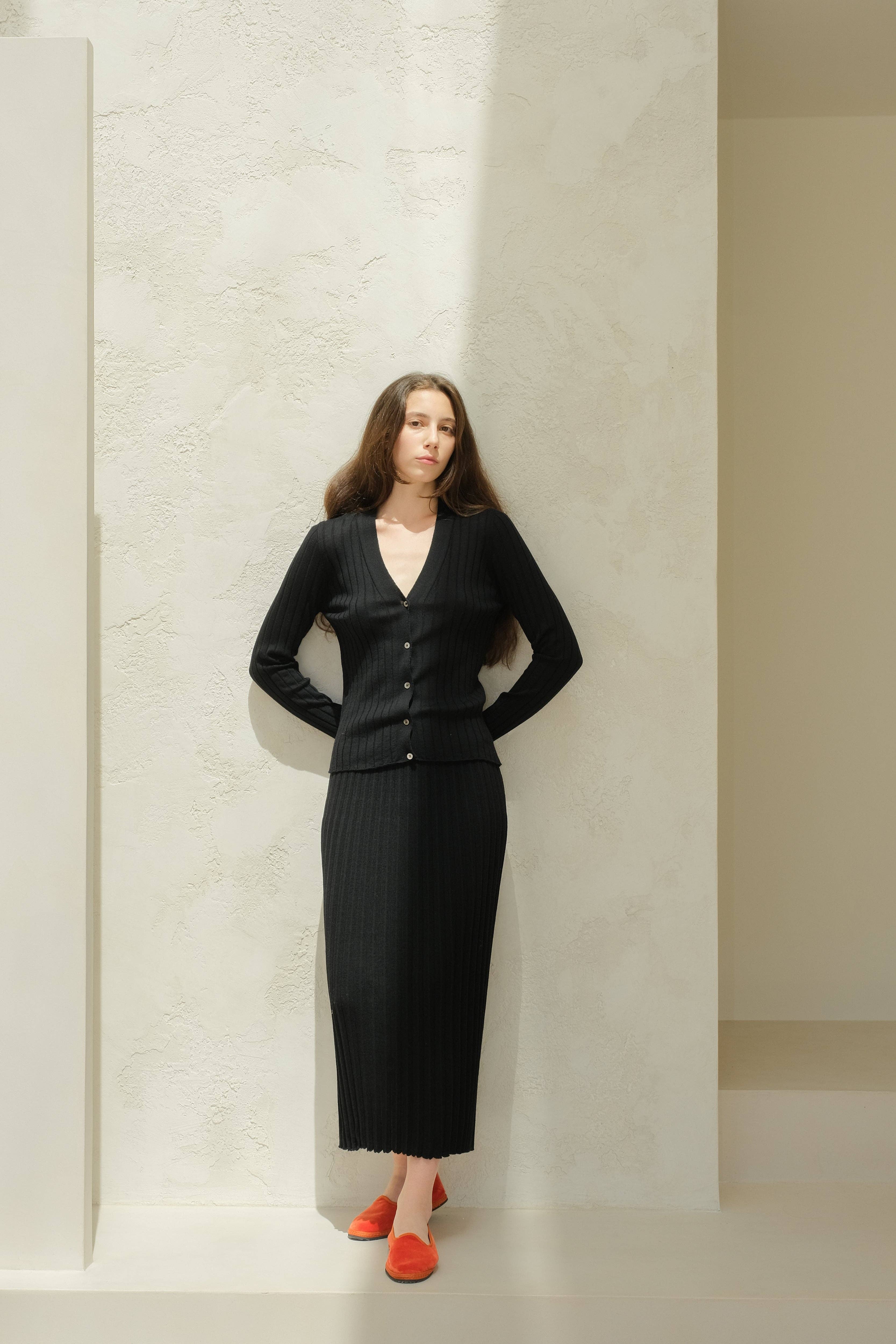 Lèmme - Wholesale Cardigan - Women's - Extra Fine Merino Wool V Neck Cardigan11