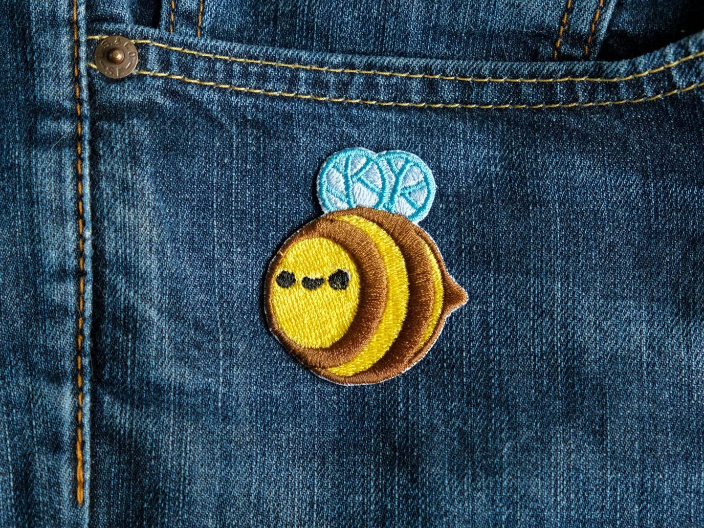 Sparkles in the Wild - Vendita all'ingrosso Toppe - Simpatica toppa con ape2