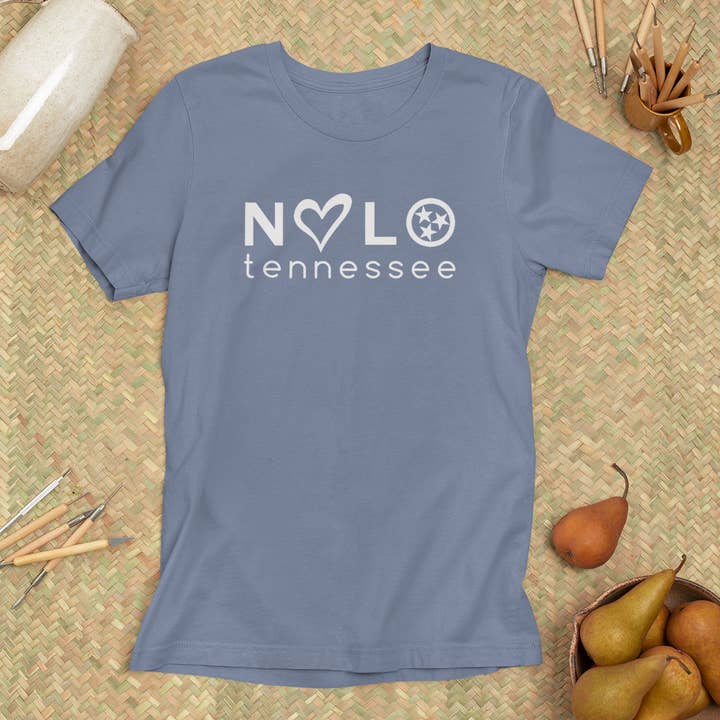 T-shirt unisexe Nolo Love Tri (bleu chiné) pour la vente par NSP Apparel