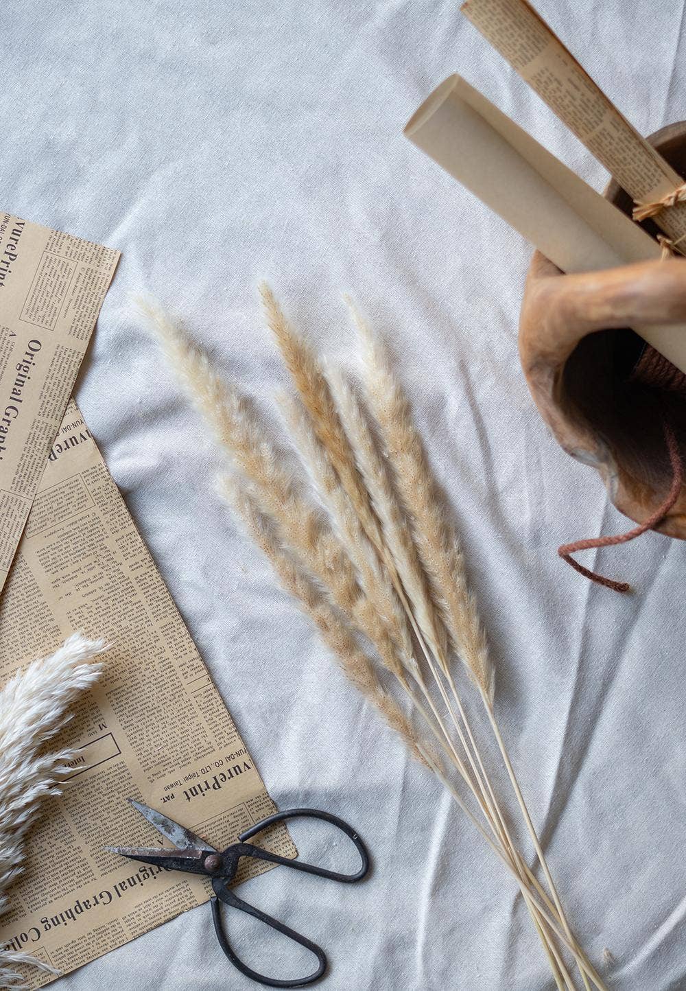 A&B Home Group Inc. - Wholesale Artificial plant - 8x1.2x27.5"H 6pc/Bag Taupe Pampas Grass Cluster