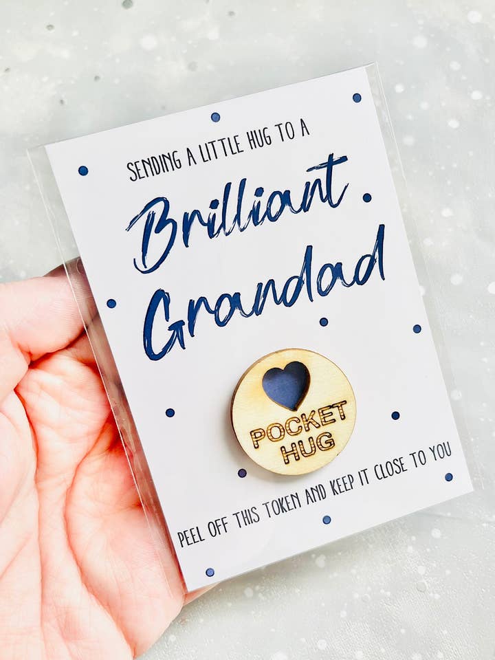 Papy Pocket Hug Token, cadeau d'anniversaire et de câlin pour la vente par The Gift Club