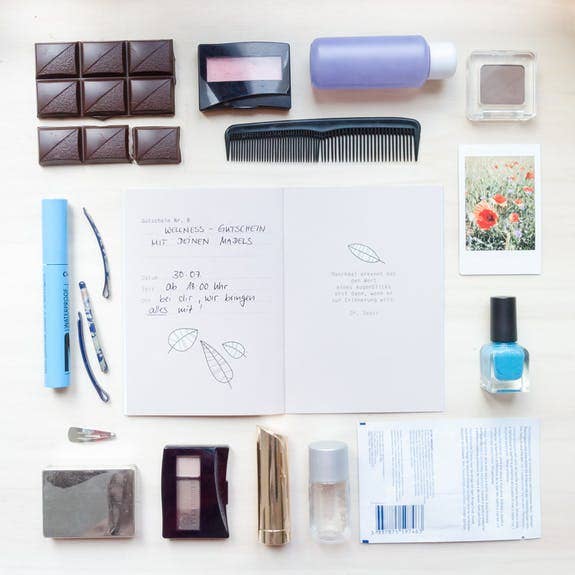 Rotberta - Wholesale Gift Tag - Voucher book time instead of stuff, red2