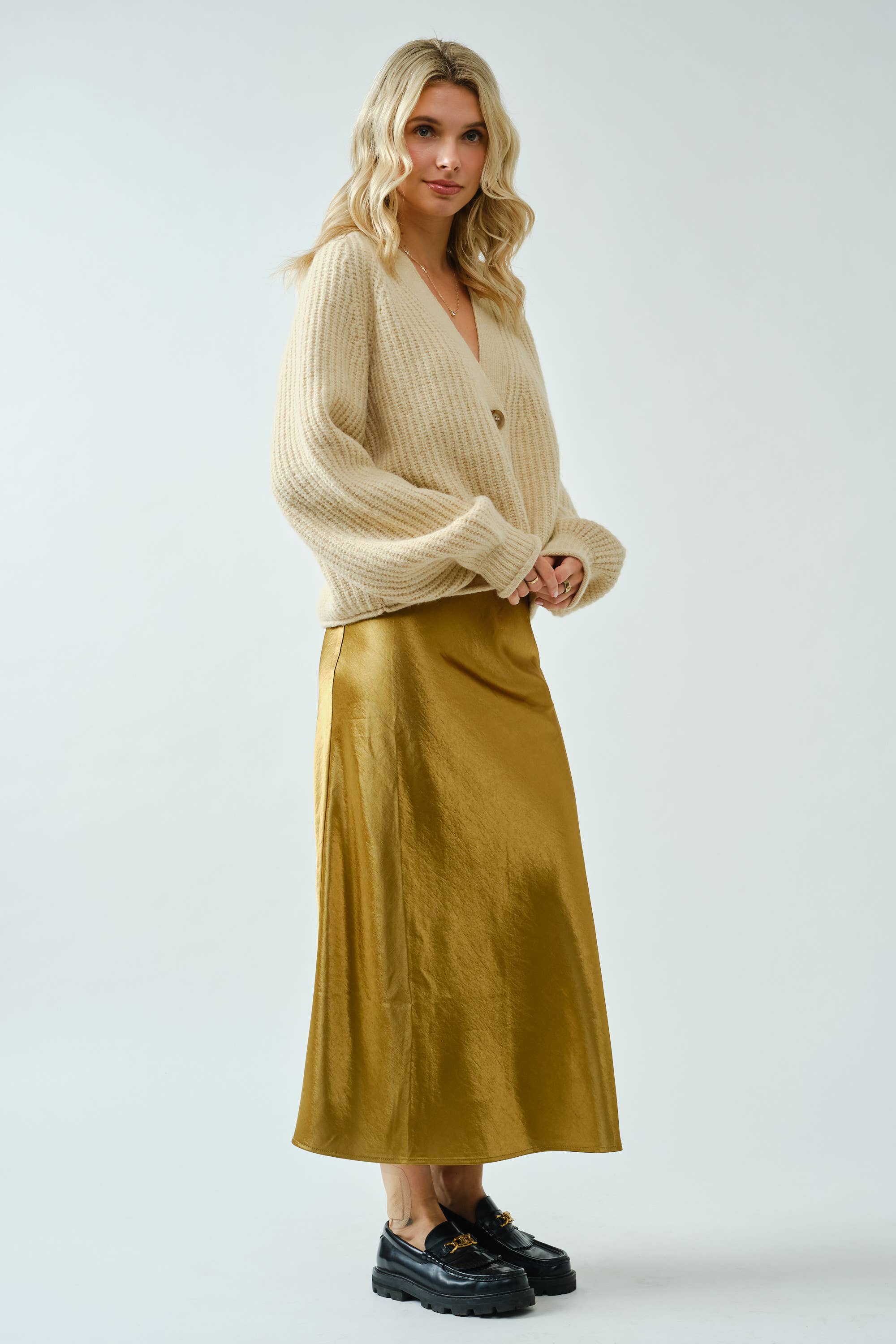 SPICE ALLEY – Engroshandel Nederdel - Dame – SA10002S - Satin Midi Nederdel3