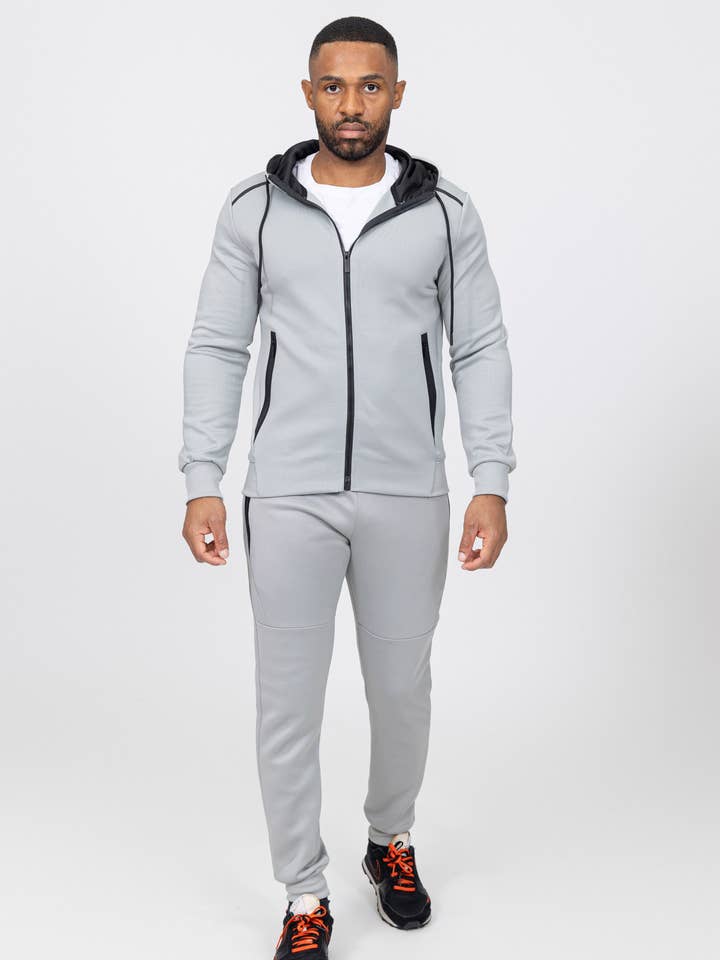 Joggingdräkt med huva E684-2 för wholesale av Zayne Paris