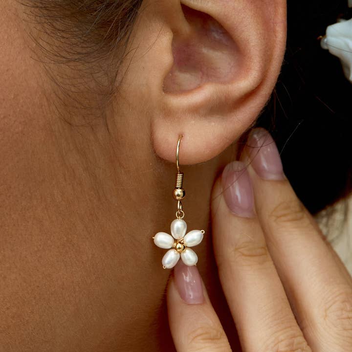 Freshwater Pearl Flower Earrings,Daisy Pearl Earrings for wholesale by Drrtymagic