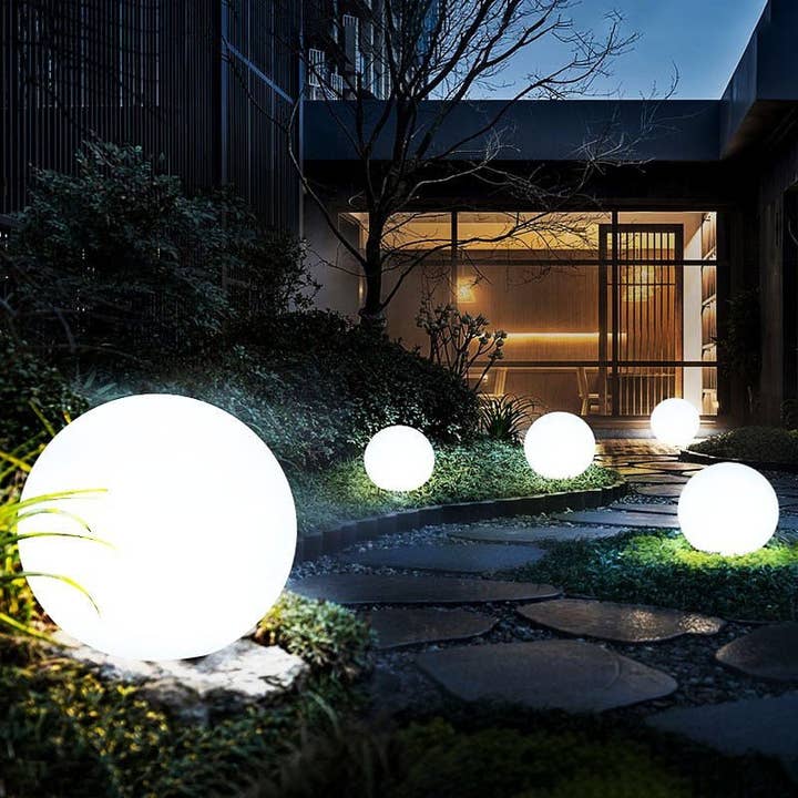 BRECK + FOX - Wholesale Outdoor/Lawn Light - Solar Waterproof Globe Light