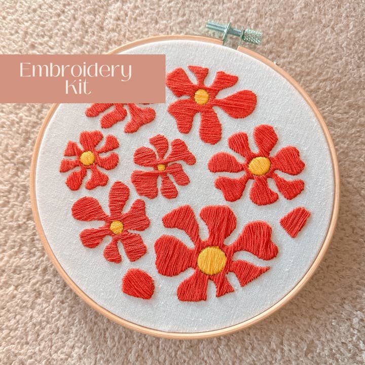 Kit de Broderie Débutant - Kit de Broderie Fleurs Groovy pour la vente par Sunday Mornings Shop LLC