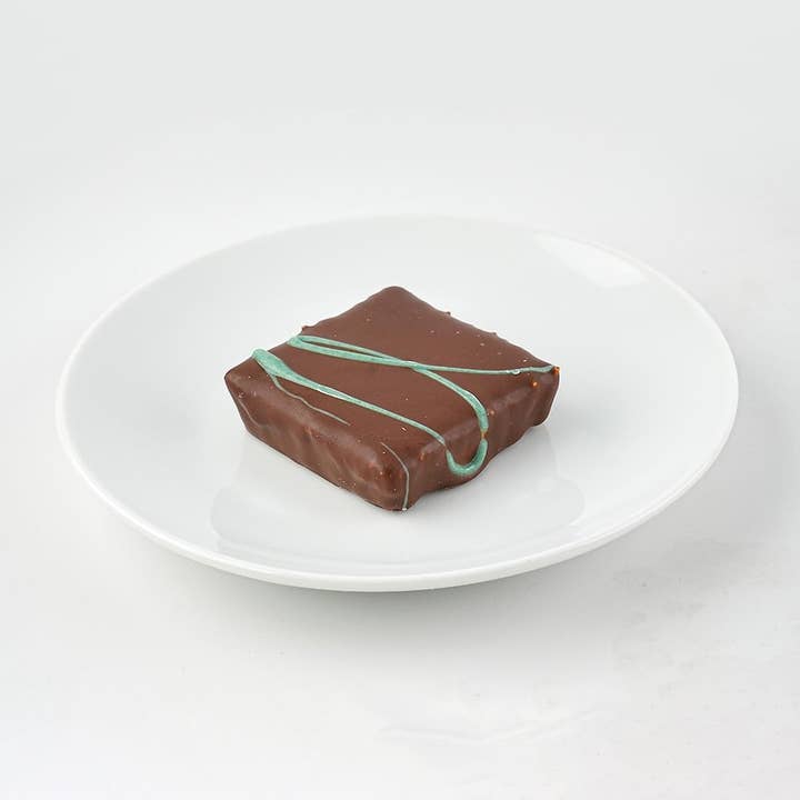 Yami - Wholesale Chocolate Covered Sweets - Young World Korean Dubai Style Chocolate Pistachio Kunafa12