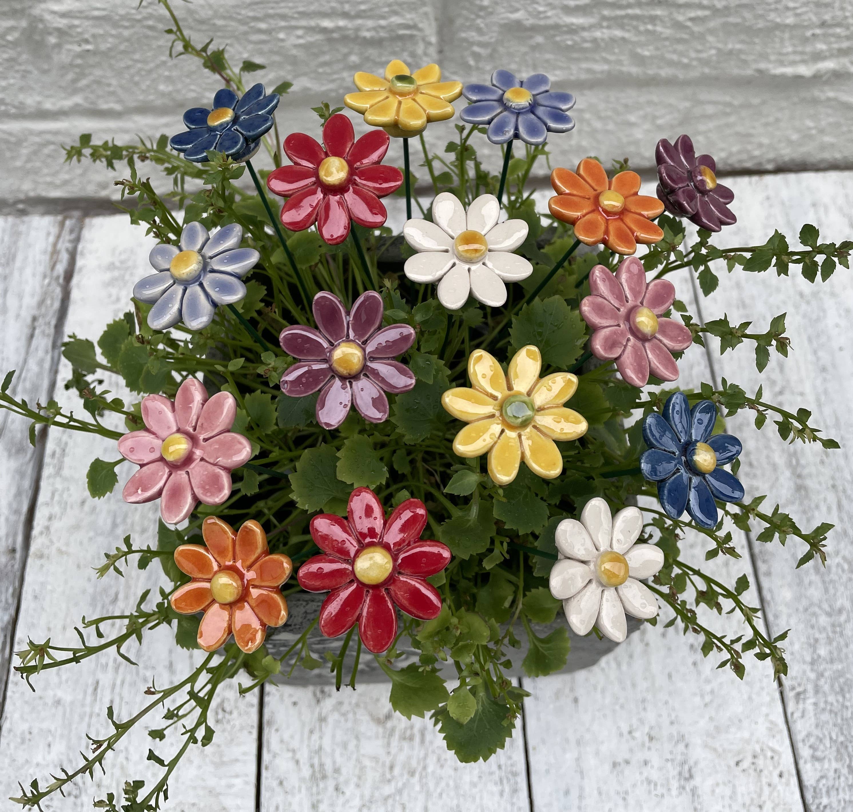 Pannonhem AB. - Wholesale Artificial Flowers - Ceramic Flower Daisy/small, Plant stake,Daisy on stem20