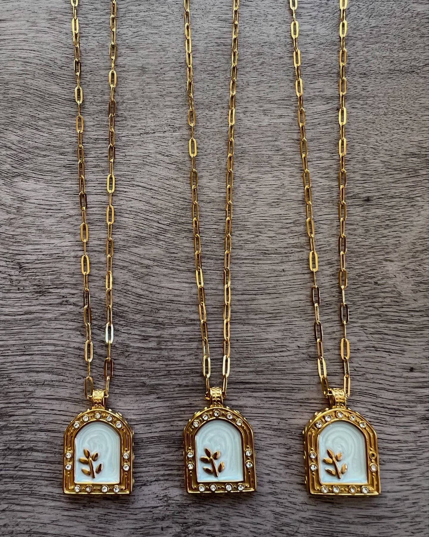 Chasing Cherubs - Wholesale Pendant/Charm Necklace - Framed2