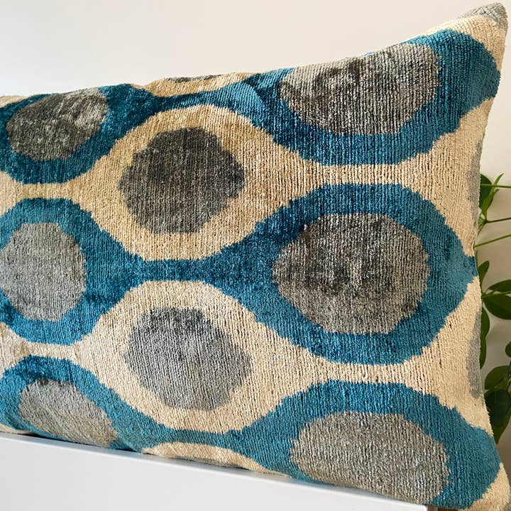 Ikat Atelier – wholesale Dekorativ kudde – Ikat Kudde, Ikat Kasta, Ikat Kudde