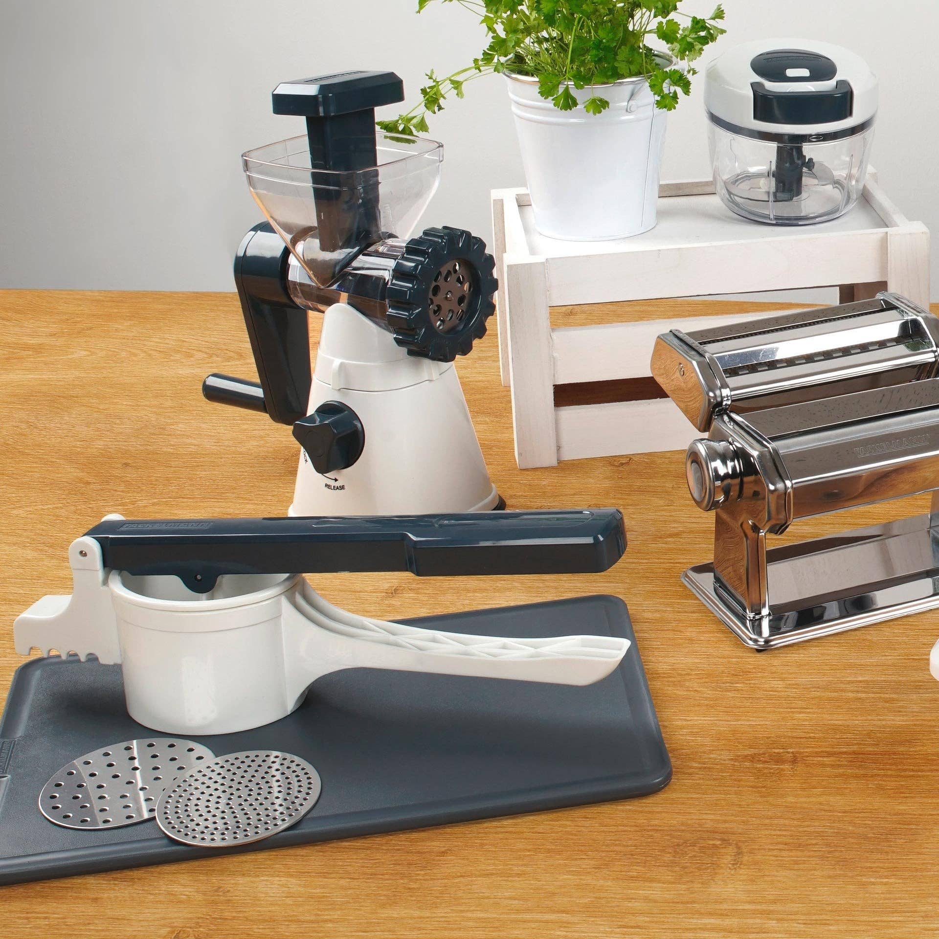 Fackelmann - Wholesale Kitchen Tool/Gadget - Fackelmann Easy Prepare Manual Mashed Potato and Spaetzle13