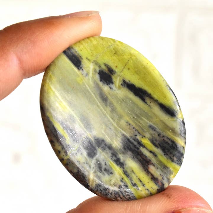 Soothing Crystals - Wholesale Spiritual Stone/Crystal - Lot of 20Pcs Serpentine Worry Stone Thumb Indent Crystal