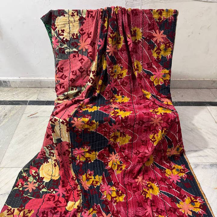 GYPSY STUDIO - Wholesale Quilt - Heirloom Handcrafted Kantha Quilt Handcrafted Suzani Quilt 0