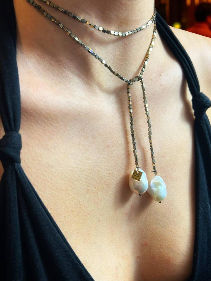 Collar Lariat de Perla Barroca Dorada Hecho en Australia para venta al por mayor de Black Lamb Design