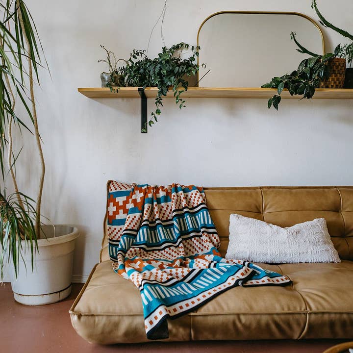 Seek & Swoon - Wholesale Throw Blanket - Desert Dweller Southwestern Throw Blanket - Native, Navajo
