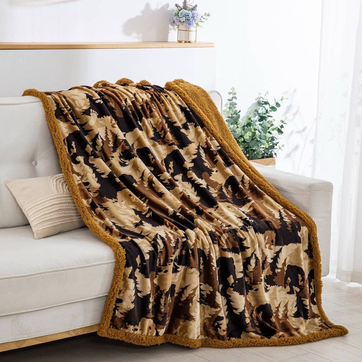 Linen Mart - Wholesale Throw Blanket - Forest Camo Sherpa Lined Throw1