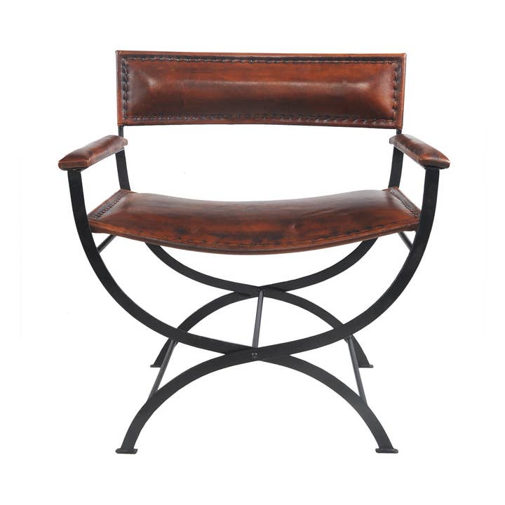 Chaise d'accent de réalisateur en cuir marron fait main avec base en fer pour la vente par LR Home